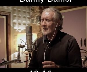 Letra y acordes de guitarra y piano