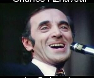 Letra y acordes de guitarra y piano