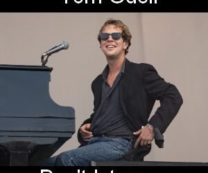 Letra y acordes de guitarra y piano