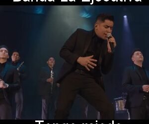 Letra y acordes de guitarra y piano