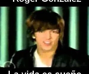 Letra y acordes de guitarra y piano